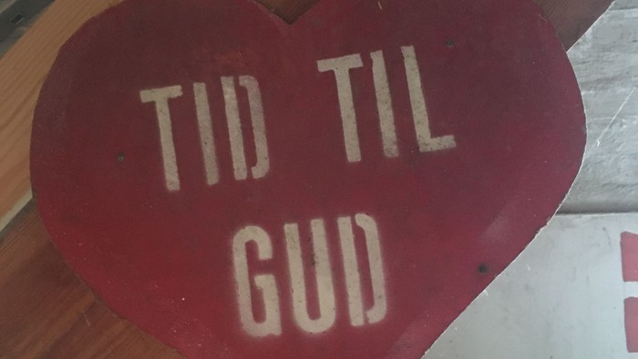 Rødt hjerte med teksten 