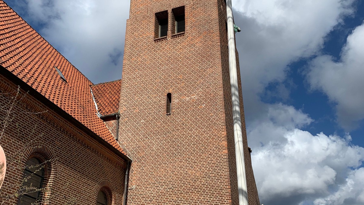 Nu kan mursejlerne yngle i tårnet på Vanløse Kirke