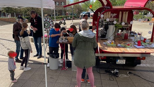 Kirche Piazza - Die Kaffee-Ape kommt nach Schöneberg