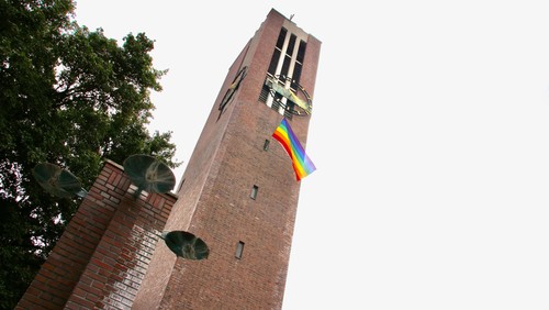 Matthäikirche zeigt Flagge
