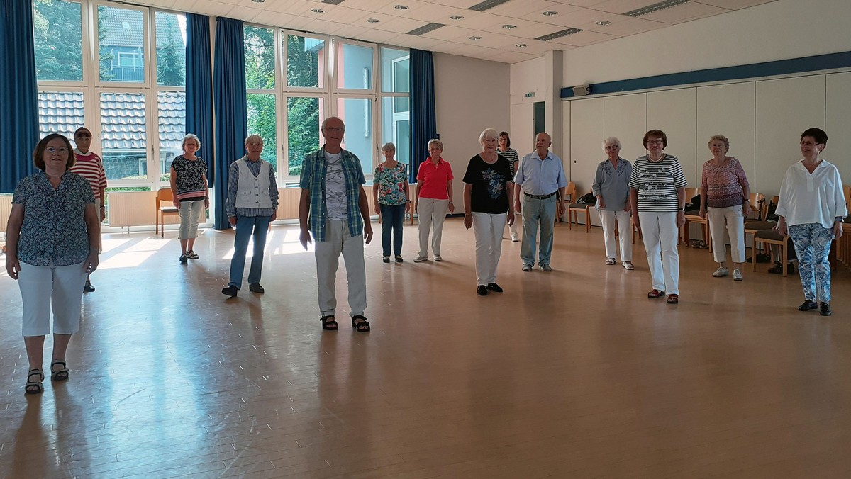 Wer laufen kann, kann auch tanzen - Erlebnistanz im Gemeindehaus Hasten