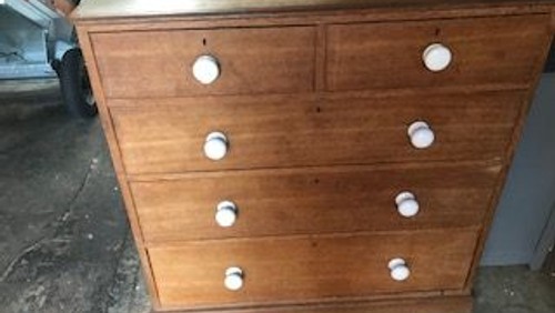 Chest of drawers