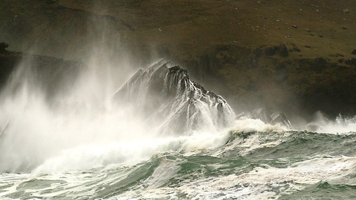 "The sea was no more."