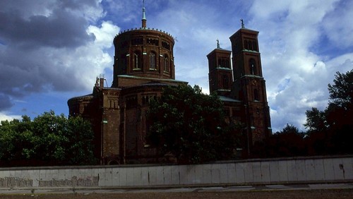 Führung von CROSS ROADS – Berlin mit anderen Augen: St. Thomas und St. Andreas