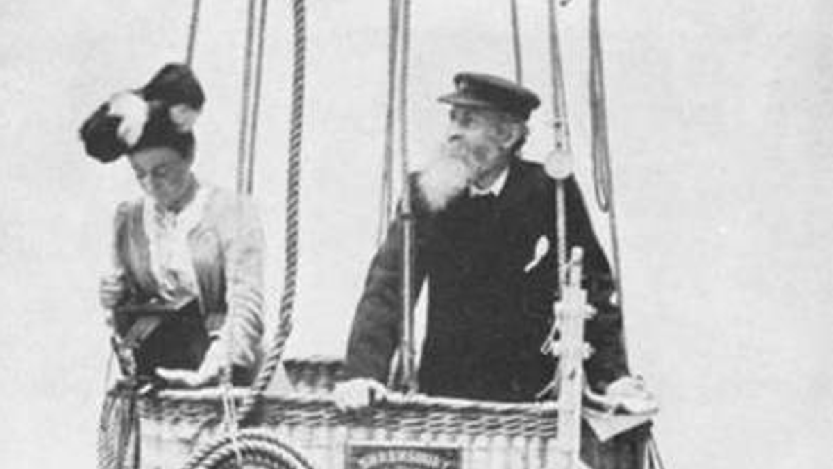 Exhibition - Rev. John Bacon, The Scientific Balloonist from Cold Ash