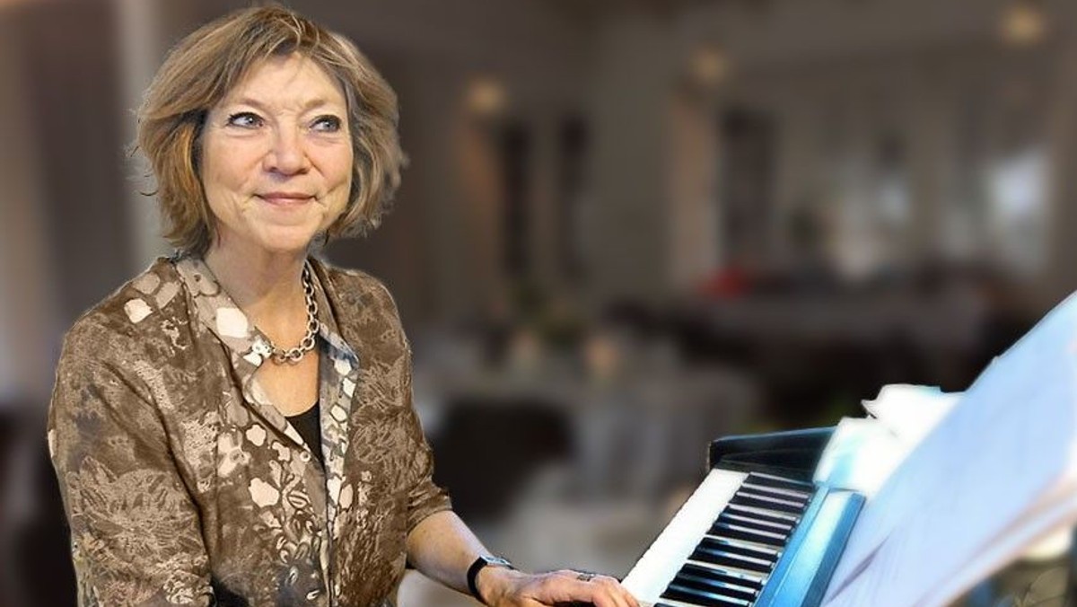 Ældregudstjeneste i Egedal Kirke. Kaffebord og pakkebytning - medbring en lille pakke. Herefter synger vi julen ind med komponist og musiker Bodil Heister julen ind