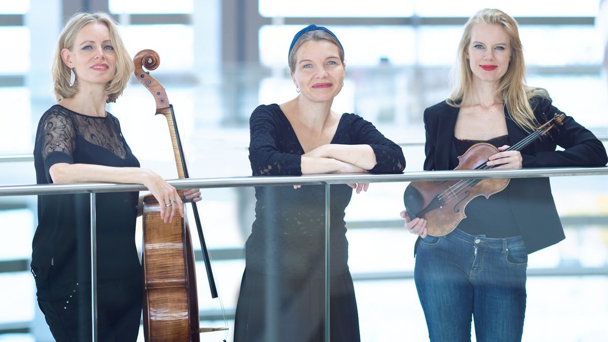 ESKÆR TRIO
