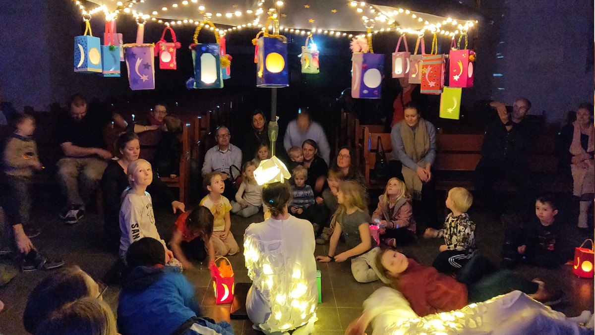 AFLYST Lanterneworkshop og lysoptog