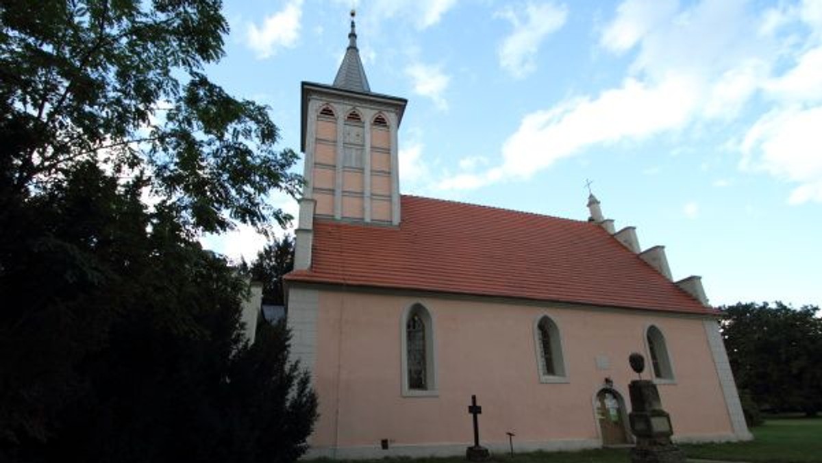 Christvesper Open Air in Criewen vor der Kirche