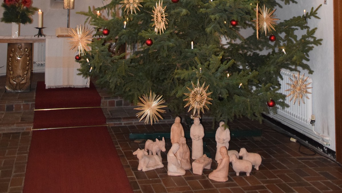 Gottesdienst mit Krippenspiel in der Dorfkirche Großziethen