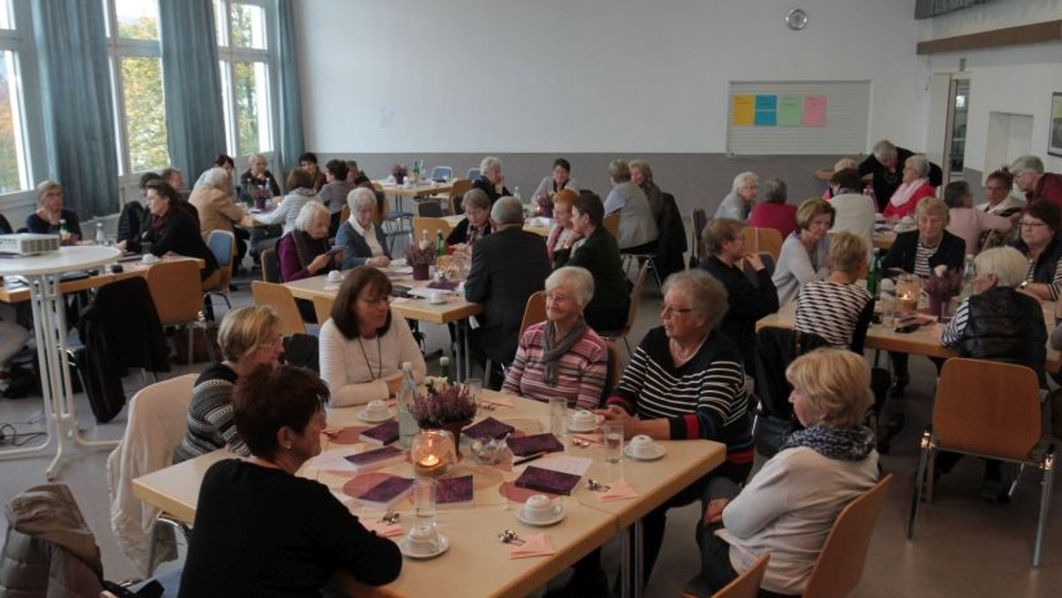 “Frauen – stark, mutig und kompetent”: Frauencafé I in Biedenkopf