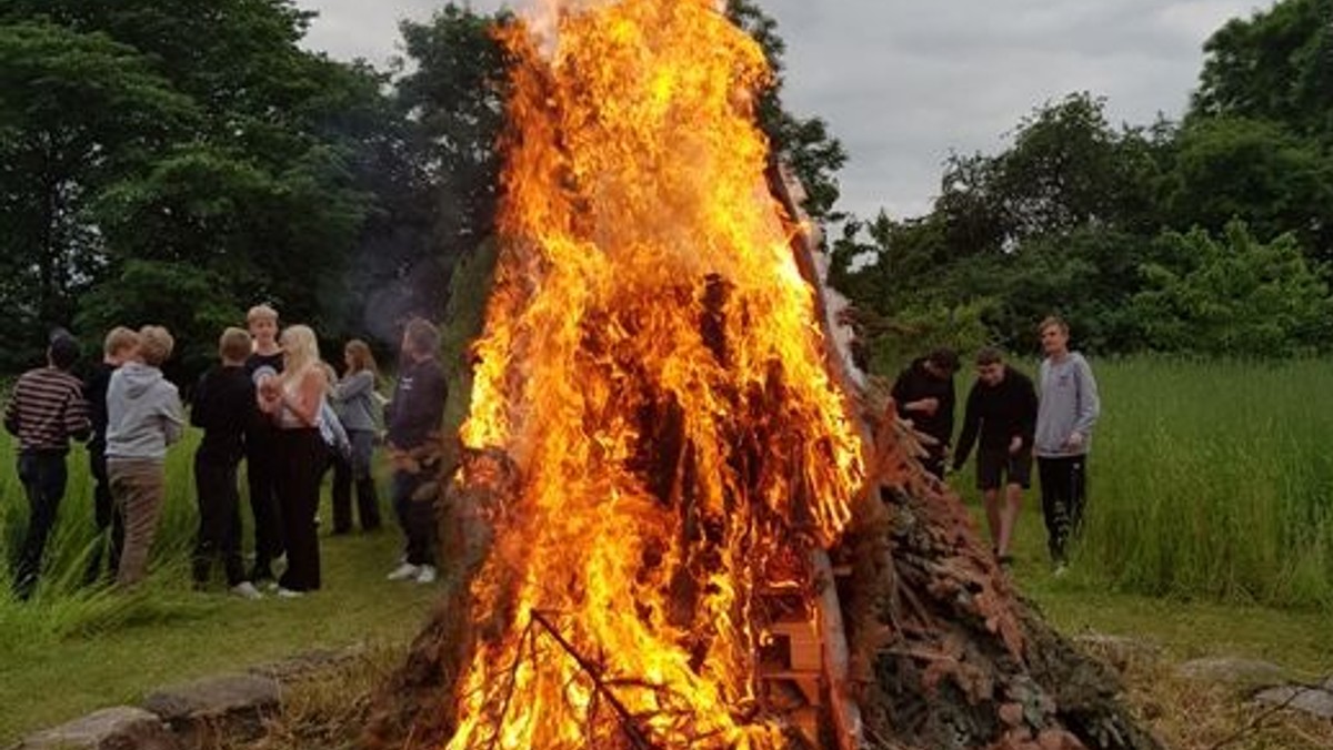 Skt Hans-hygge i præstegårdshaven
