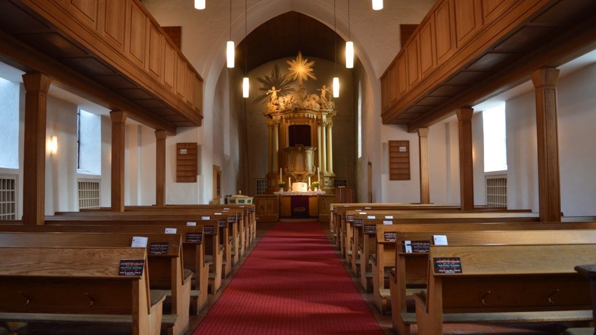 Vom Wandern und von den Wasserplätzen - Nachmittagsgottesdienst in der Dorfkirche Britz - der letzte von Pfarrerin Anna Nguyen-Huu