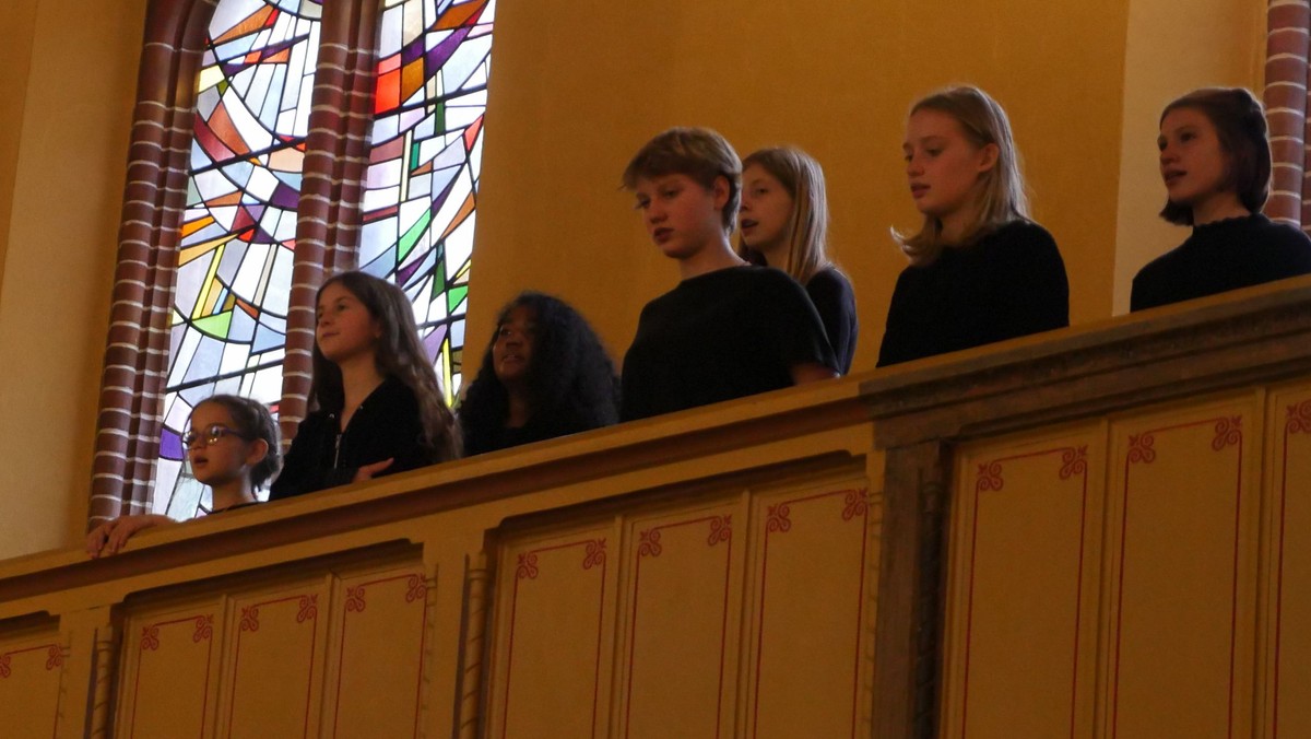 Christvesper mit Kinderchor und Instrumenten