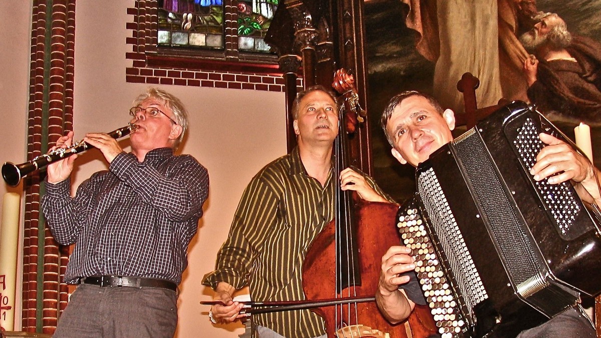 HARRY’S FREILACH: Klezmer tov!