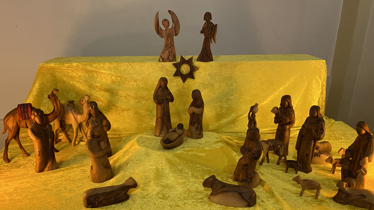 Krippenausstellung (zu den Öffnungszeiten der KulturKirche nikodemus und den Gottesdiensten und Konzerten) im Altarraum