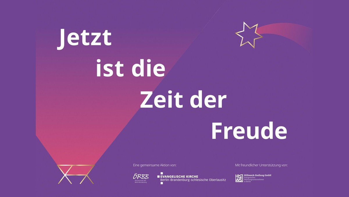 Weihnachtsaktion der EKBO: „Jetzt ist die Zeit der Freude" - Sterne-Anhängen am Weihnachtsbaum