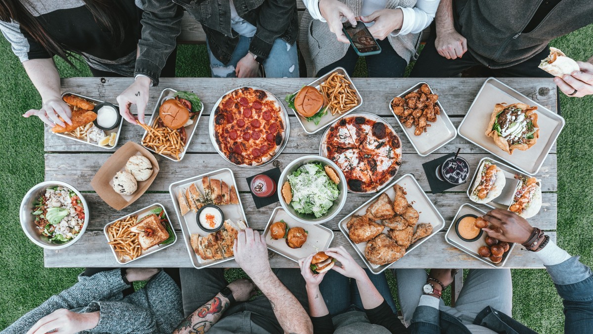 Mit Jesus essen - Gottesdienst mit Abendmahl für Kinder und Erwachsene