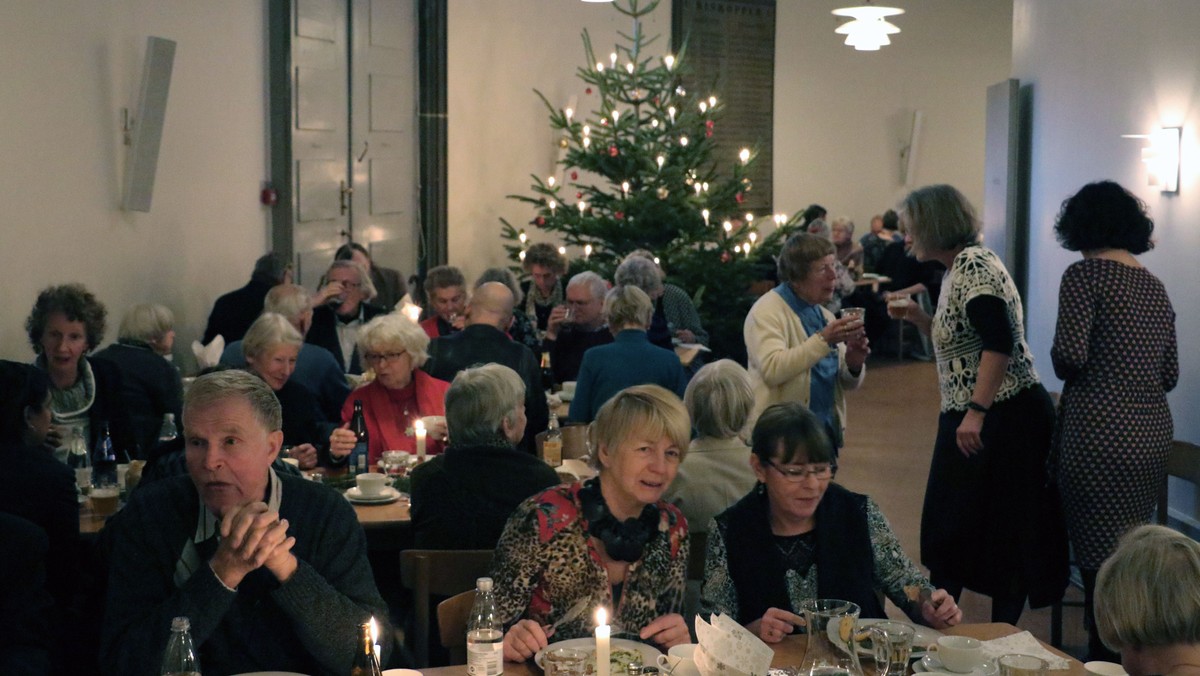 Julefrokost for menigheden (m. tilmelding)