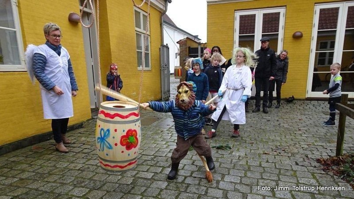 Kirkefrokost og "katten af tønden"