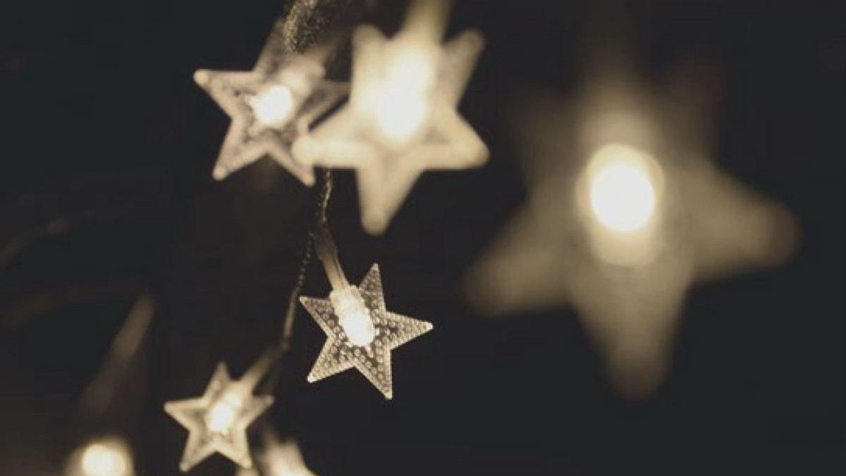 Adventssingen vor der Apostel-Paulus-Kirche