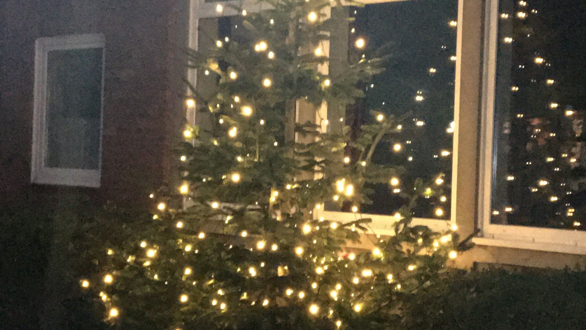 Adventsandacht im Innenhof
