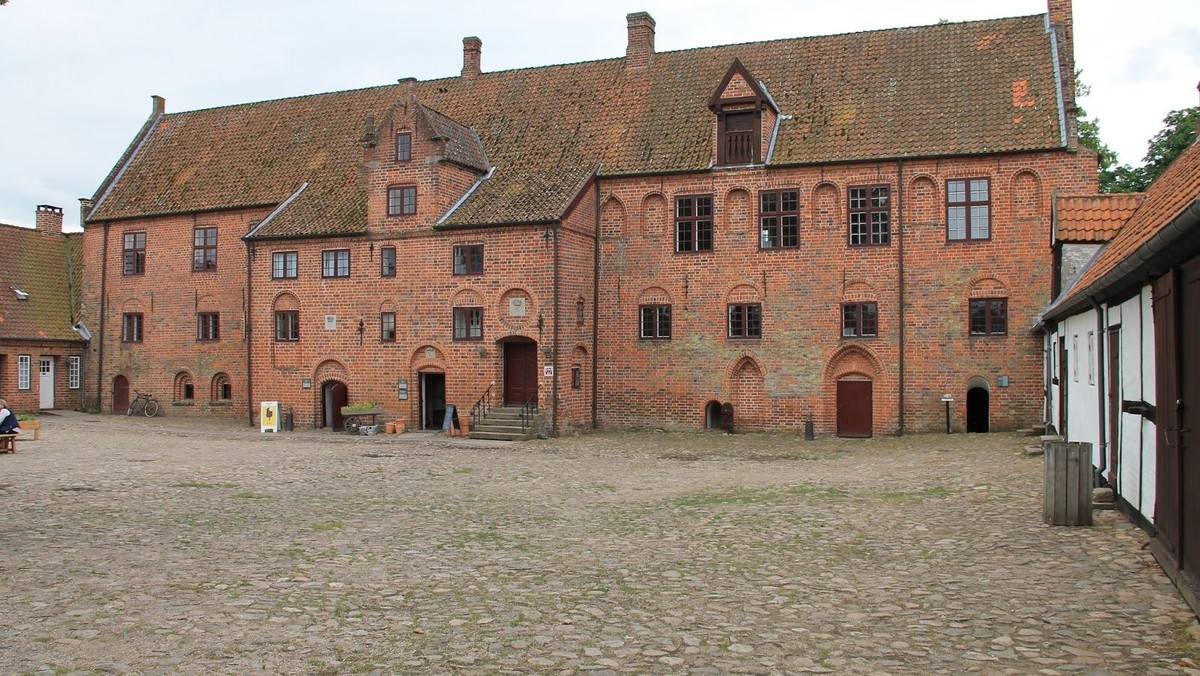 Udflugt til Esrum Kloster og Vor Frue Kloster