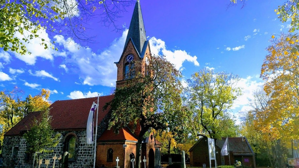 Gottesdienst mit Abendmahl im Gemeindezentrum Großziethen