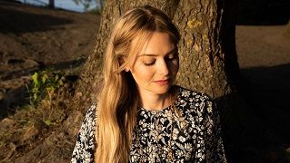 Iris Bergcranz synger Olle Adolphson