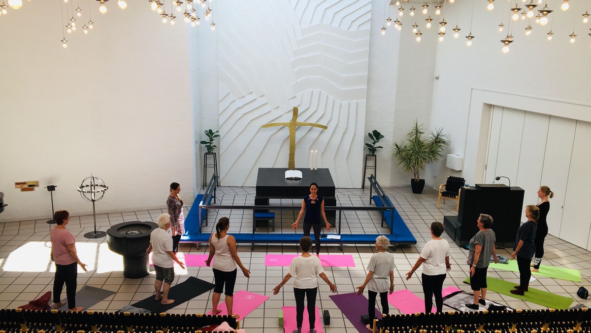 AFLYST !!! - kirke Yoga