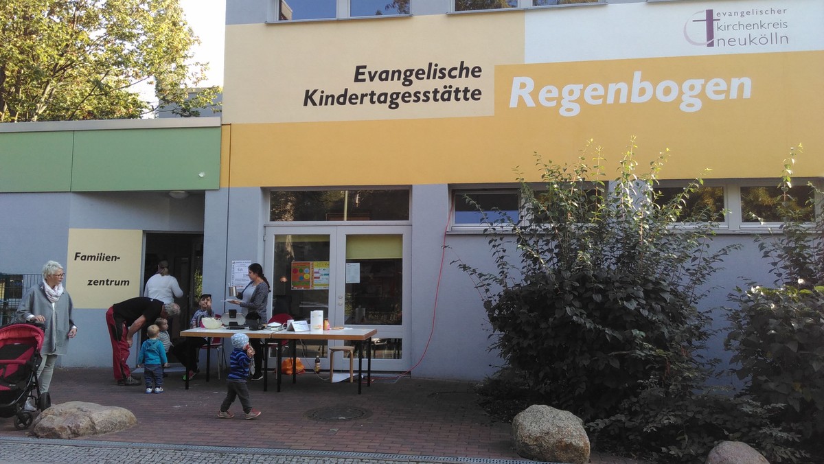 Familiencafé - Spielen auf dem Bolzplatz