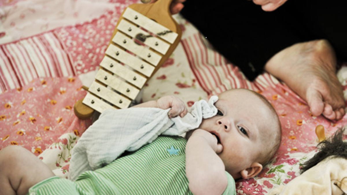 Babysalmesang 2-6 måneder
