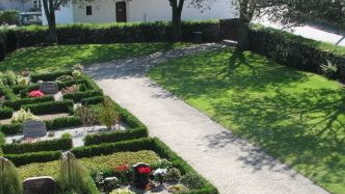 Kirkegårdsvandring Auning Kirkegård