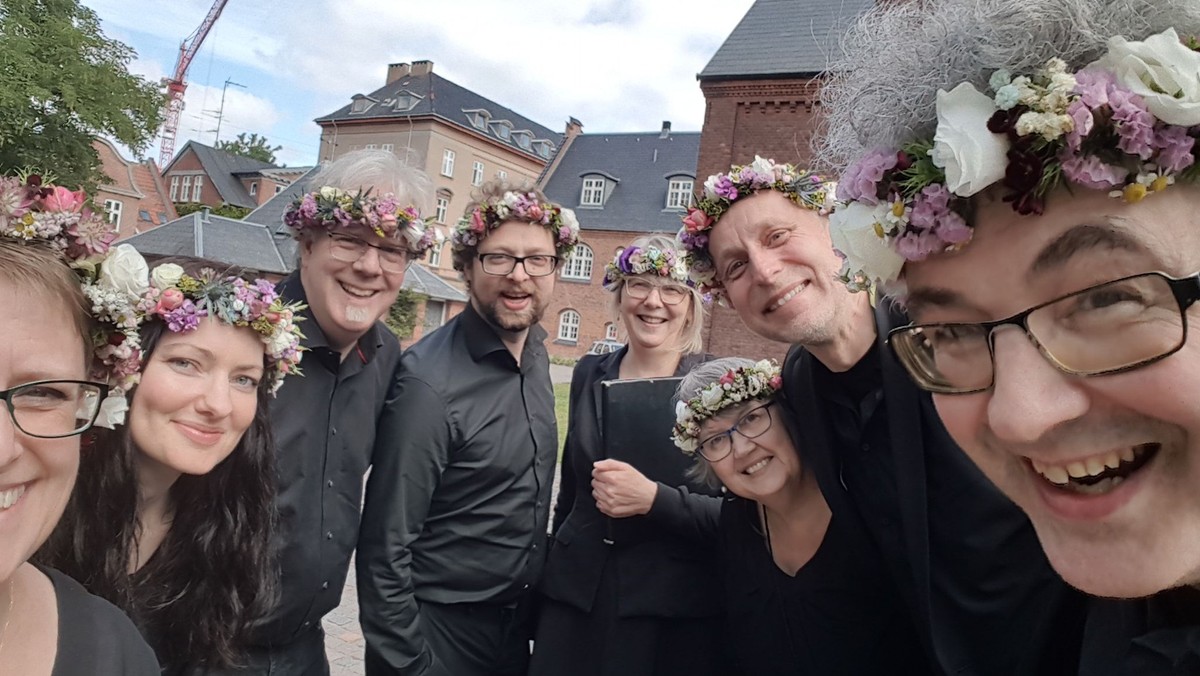 majfest på kirkepladsen