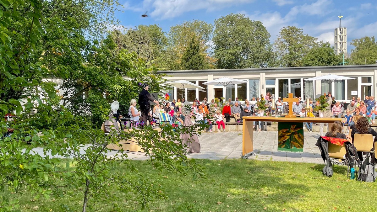 Open-Air-Singegottesdienst in Alt-Wittenau | Neuer Ort und etwas später