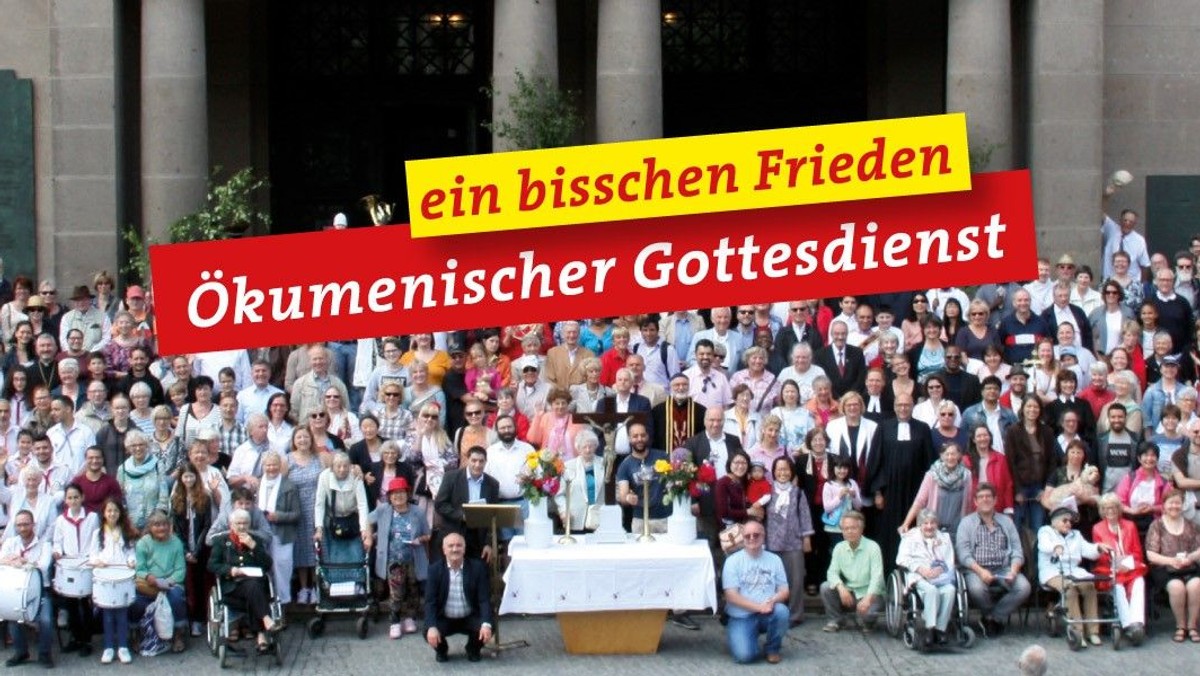 Ökumenischer Gottesdienst vor dem Rathaus Schöneberg