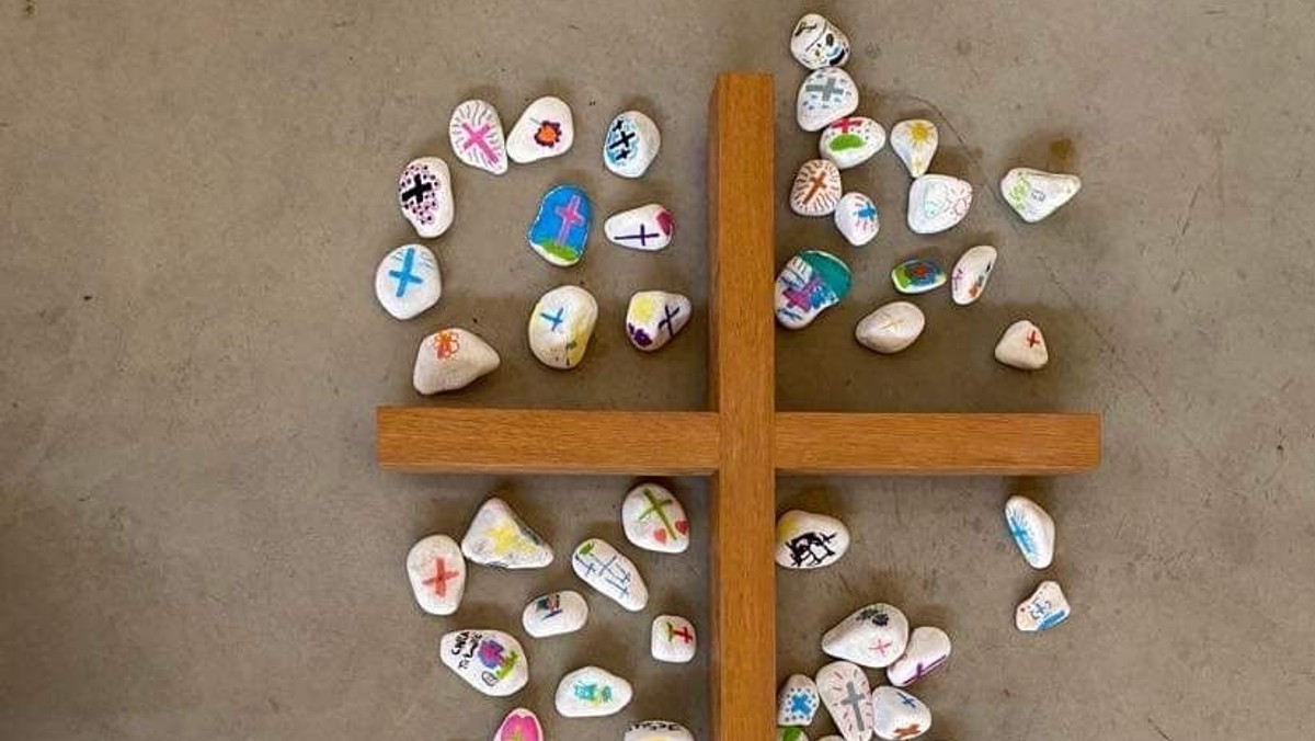 BUSK, Børne- og ungegudstjeneste i Gug Kirke ved Mette Tved og Line Vesterlund