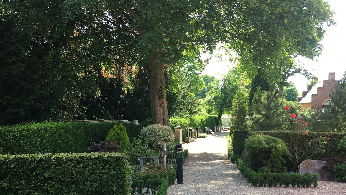 Kirkegårdsvandring