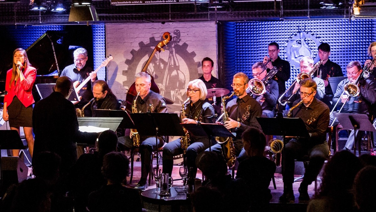 vivo: Big Band im Advent