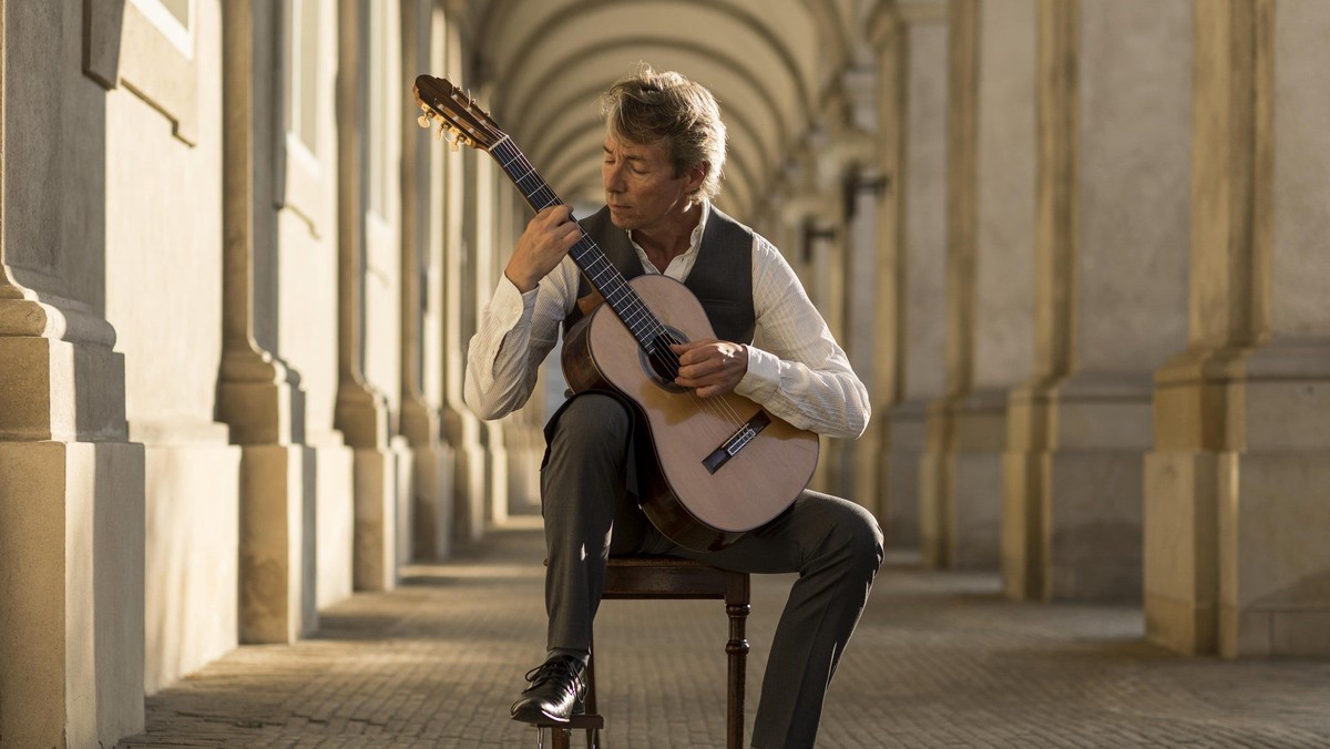 Stillegudstjeneste med guitar