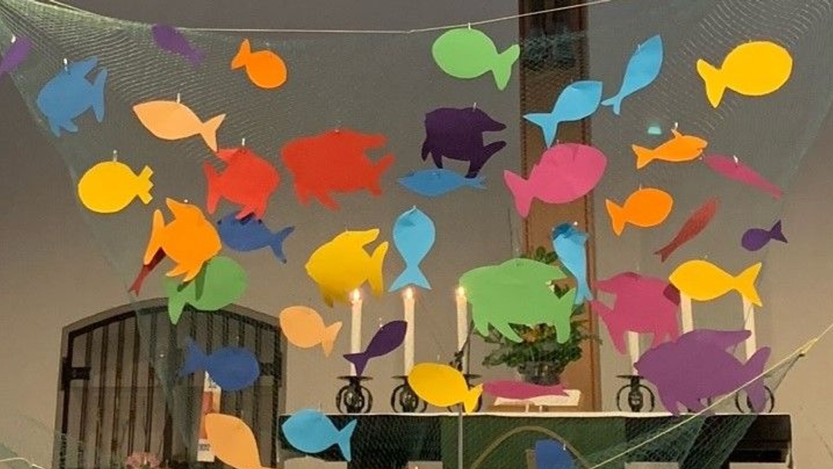 Kindergottesdienst, wir besuchen den Friedhof