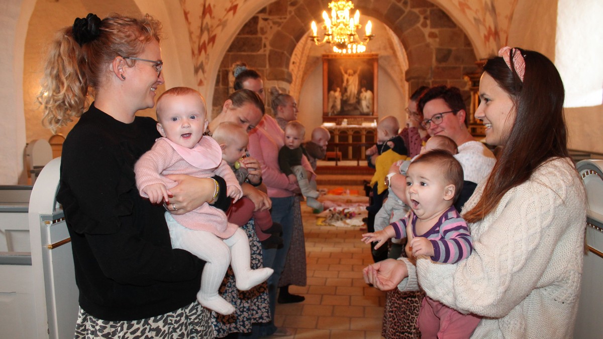 AFLYST: Babysalmesang og morgenbord