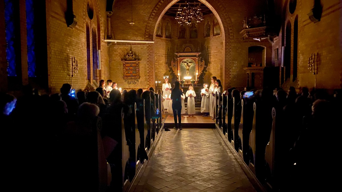 Syng julen ind - STJÆR KIRKE