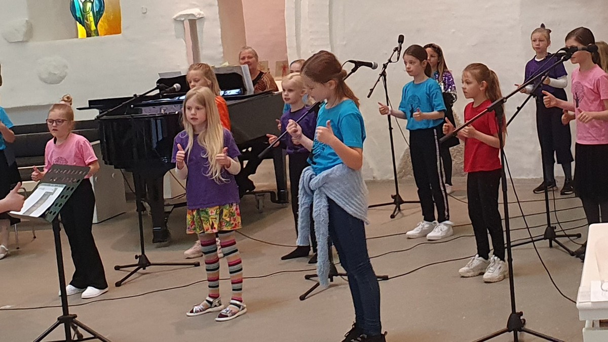 Singing Superkids
