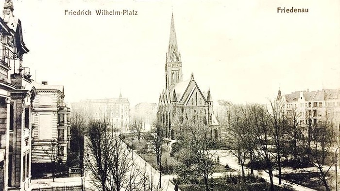 Historische Ansicht von Friedrich Wilhelm-Platz mit Kirche in Friedenau