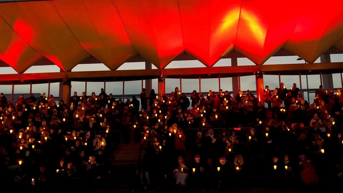 Adventssingen im Stadion Mariendorf