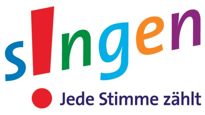 Bunter Schriftzug mit dem Wort "singen" und dem Satz "Jede Stimme zählt".