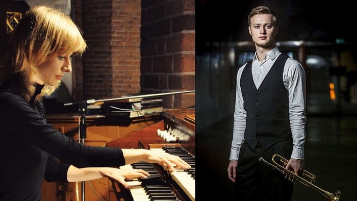 En kvinde spiller piano, en mand holder trompet