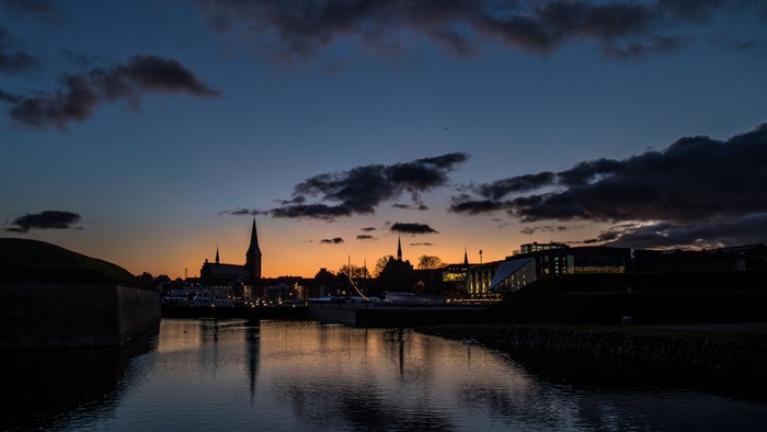 Helsingør Havn og Domkirke ved solnedgang