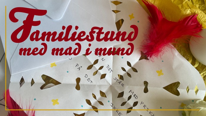 Familiestand med mad i mund